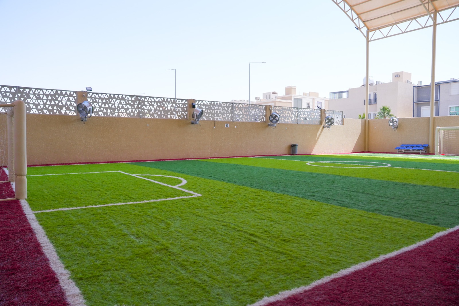 مرافق المدرسة